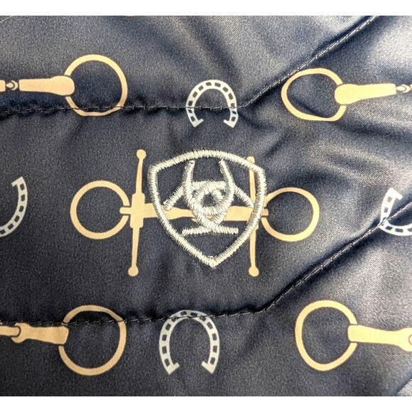 Ariat Tek Vest Ariatkek Quilted Riding Barn Vest Blue Snaffle Bit Pattern XS - Picture 8 of 12